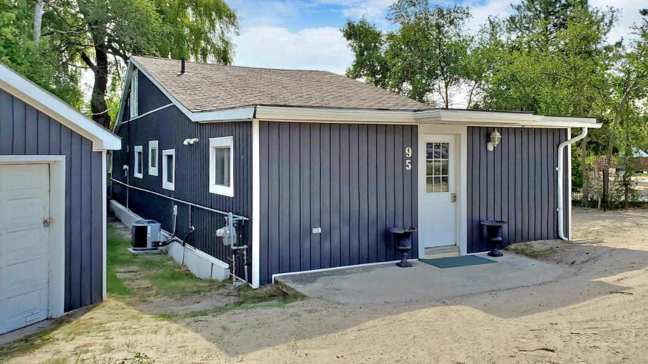 Main Beach River Retreat - Wasaga Beach 1 - Main Strip - 95 Mosley St Εξωτερικό φωτογραφία