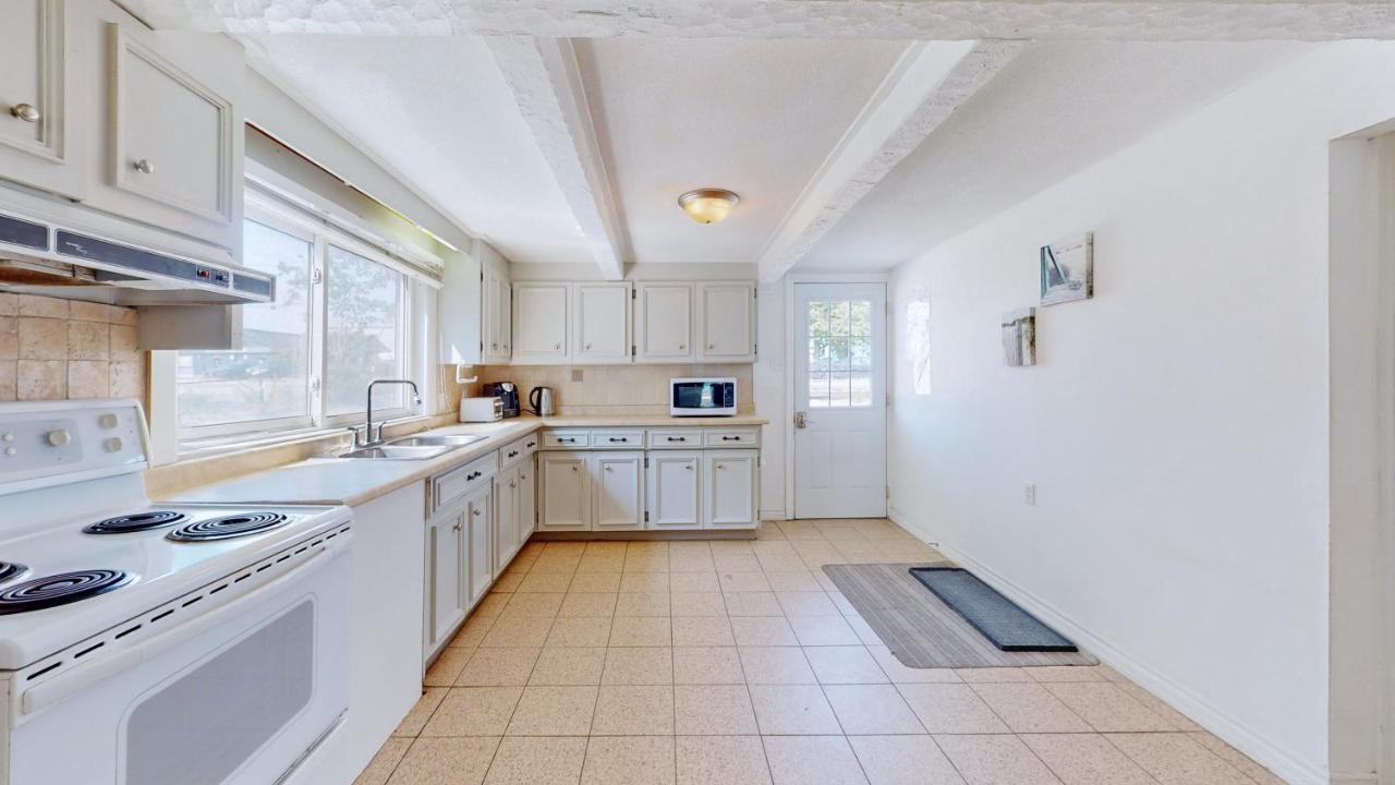 Main Beach River Retreat - Wasaga Beach 1 - Main Strip - 95 Mosley St Εξωτερικό φωτογραφία